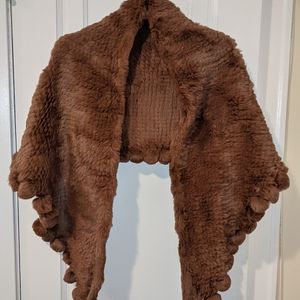 Rabbit fur triangle shall chestnut brown